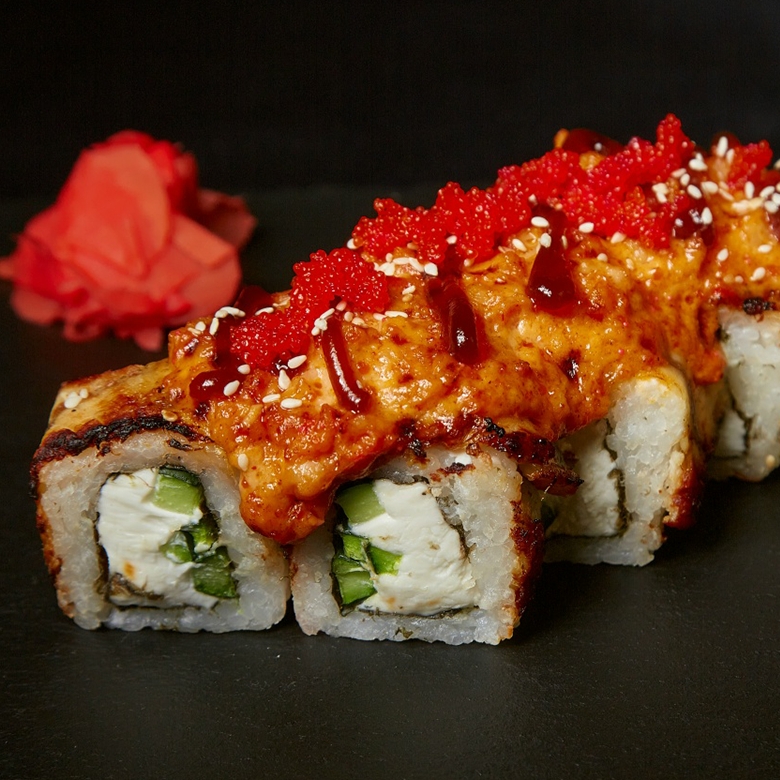Люксовый ролл с угрем и остро-пряными креветками